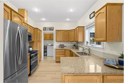 2922 Walnut Ct, Hubbard, OR 97032 - Photo 10