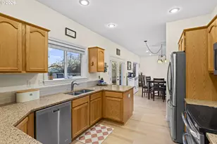 2922 Walnut Ct, Hubbard, OR 97032 - Photo 12