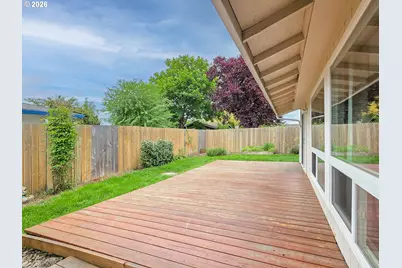225 SW Fleishauer Ln, McMinnville, OR 97128 - Photo 8