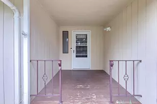 225 SW Fleishauer Ln, McMinnville, OR 97128 - Photo 4