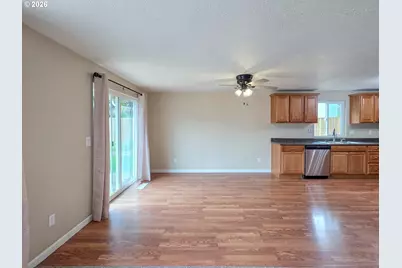 225 SW Fleishauer Ln, McMinnville, OR 97128 - Photo 18