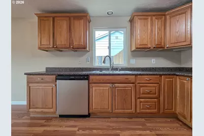 225 SW Fleishauer Ln, McMinnville, OR 97128 - Photo 12