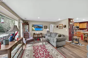 694 Orchard Ln, Roseburg, OR 97471 - Photo 10