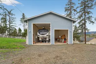 694 Orchard Ln, Roseburg, OR 97471 - Photo 40