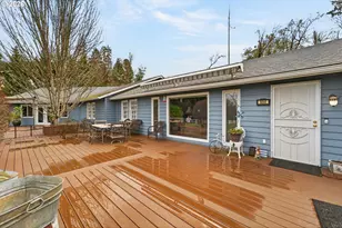 694 Orchard Ln, Roseburg, OR 97471 - Photo 8