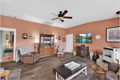 694 Orchard Ln, Roseburg, OR 97471 - Photo 20