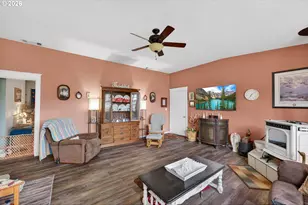 694 Orchard Ln, Roseburg, OR 97471 - Photo 20