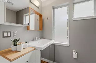 1051 N Fremont St, Portland, OR 97227 - Photo 8