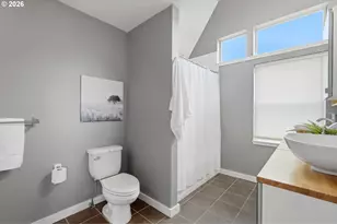 1051 N Fremont St, Portland, OR 97227 - Photo 28