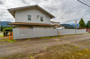 48251/48247 E Commercial St, Oakridge, OR 97463 - Photo 38