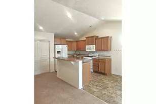 3176 SW Evergreen Ave, Redmond, OR 97756 - Photo 6