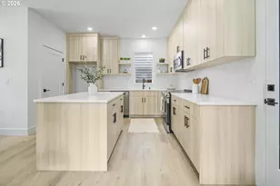 2011 SW Moss St, Portland, OR 97219 - Photo 6