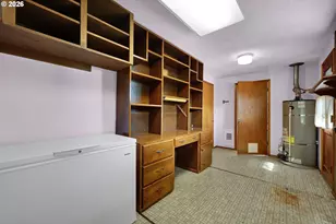 444 N 1st St, Creswell, OR 97426 - Photo 32