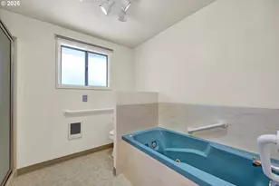 444 N 1st St, Creswell, OR 97426 - Photo 26