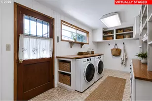 444 N 1st St, Creswell, OR 97426 - Photo 16
