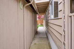 1055 Lockhaven Dr N, Keizer, OR 97303 - Photo 4