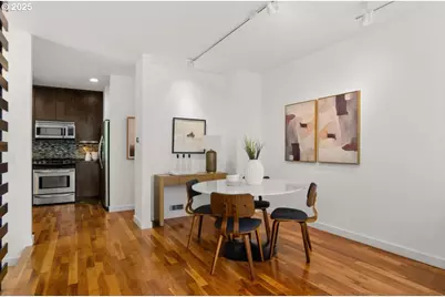 245 SW Meade St #M1, Portland, OR 97201 - Photo 6