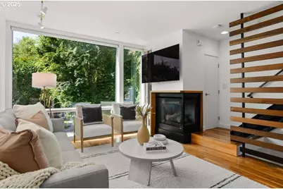 245 SW Meade St #M1, Portland, OR 97201 - Photo 4