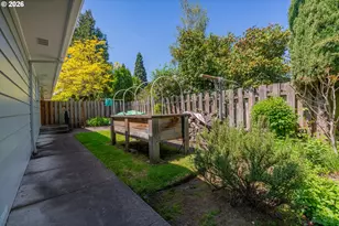 1016 NE 10th Ave, Hillsboro, OR 97124 - Photo 36