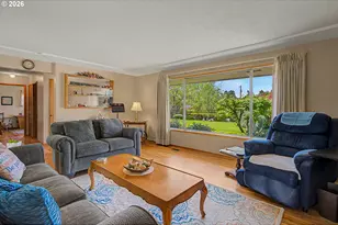 1016 NE 10th Ave, Hillsboro, OR 97124 - Photo 6