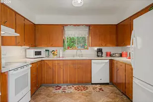1016 NE 10th Ave, Hillsboro, OR 97124 - Photo 12