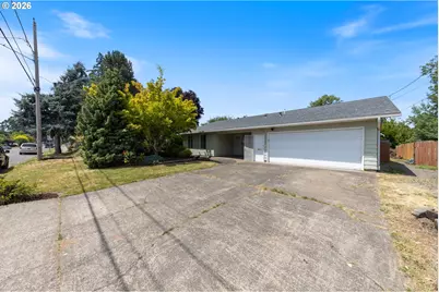 1025 N 3rd St, Woodburn, OR 97071 - Photo 2