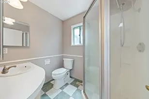 1025 N 3rd St, Woodburn, OR 97071 - Photo 24