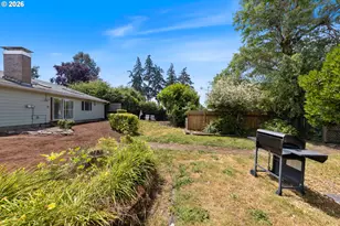1025 N 3rd St, Woodburn, OR 97071 - Photo 38
