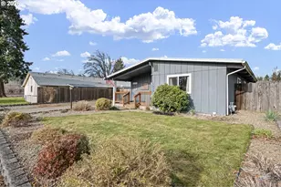 1532 E Chamberlain Ave, Cottage Grove, OR 97424 - Photo 2