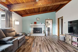 1532 E Chamberlain Ave, Cottage Grove, OR 97424 - Photo 10