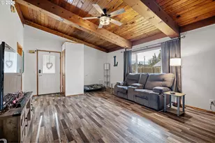 1532 E Chamberlain Ave, Cottage Grove, OR 97424 - Photo 12