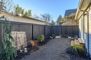326 NE 8th St, McMinnville, OR 97128 - Photo 40