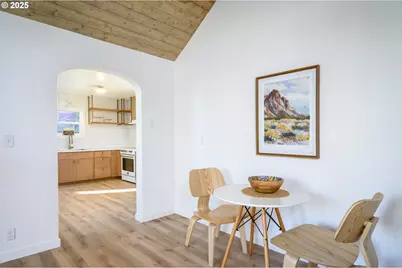 326 NE 8th St, McMinnville, OR 97128 - Photo 18