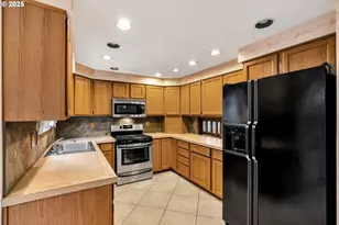 12239 SE Ashley St, Clackamas, OR 97015 - Photo 14