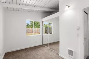 9025 N Clarendon Ave, Portland, OR 97203 - Photo 12