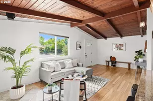 9025 N Clarendon Ave, Portland, OR 97203 - Photo 2