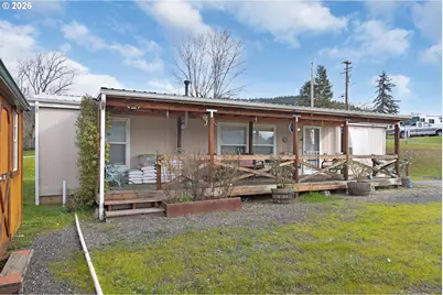 583 Suncrest St, Myrtle Creek, OR 97457 - Photo 2