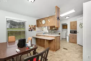 583 Suncrest St, Myrtle Creek, OR 97457 - Photo 8