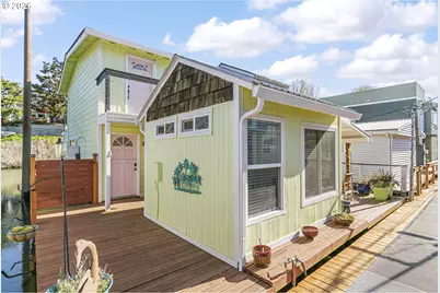 376 N Tomahawk Island Dr, Portland, OR 97217 - Photo 2