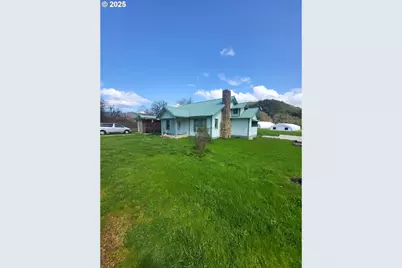 4359 Canyonville Riddle Rd, Riddle, OR 97469 - Photo 2