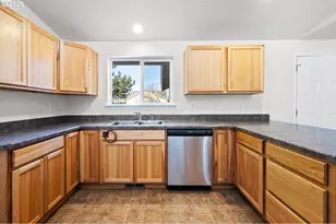 583 SE Ponderosa Dr, Madras, OR 97741 - Photo 10