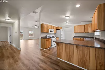 583 SE Ponderosa Dr, Madras, OR 97741 - Photo 8