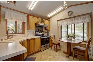 3921 E 4th Plain Blvd, Vancouver, WA 98661 - Photo 8