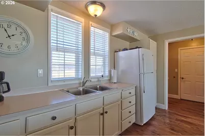 122 NW Oceania Dr, Waldport, OR 97394 - Photo 6