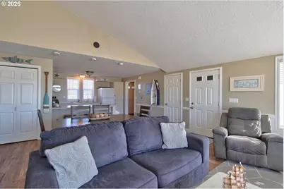 122 NW Oceania Dr, Waldport, OR 97394 - Photo 16