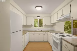 9520 SW 8th Ave, Portland, OR 97219 - Photo 16