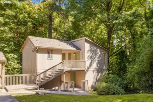 9520 SW 8th Ave, Portland, OR 97219 - Photo 2