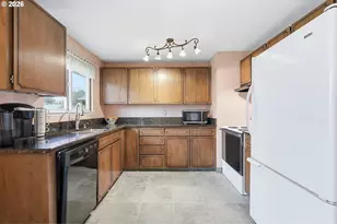 10276 SE Long St, Portland, OR 97266 - Photo 20