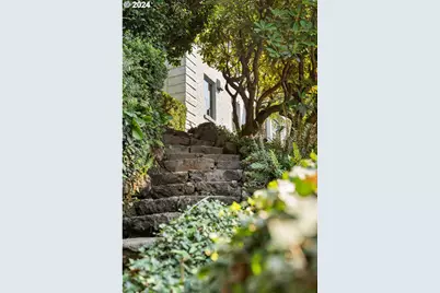 2934 SW Montgomery Dr, Portland, OR 97201 - Photo 6