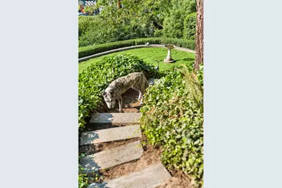 2934 SW Montgomery Dr, Portland, OR 97201 - Photo 40